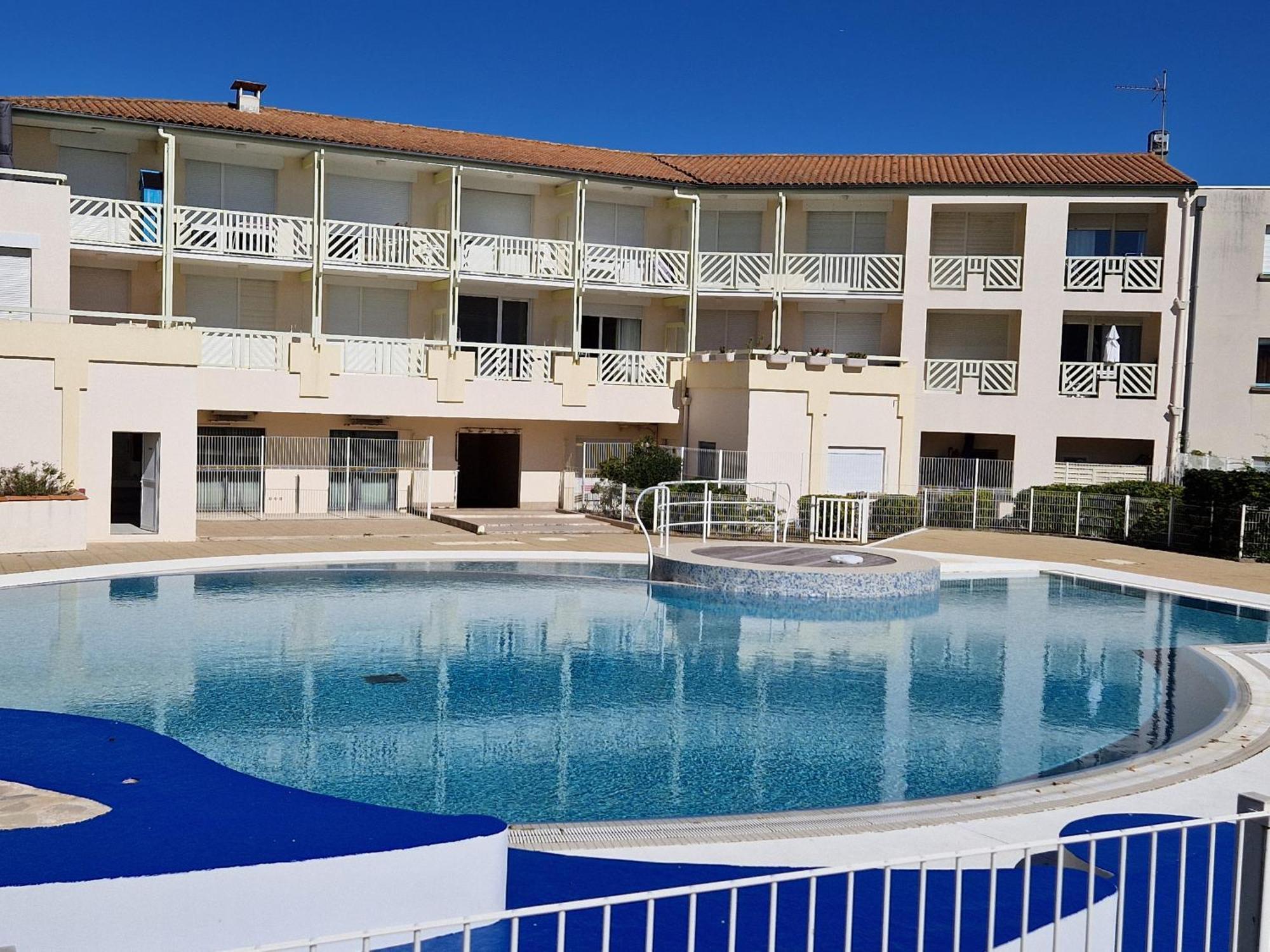 Appartement Pres De La Plage - 4 Pers, Piscine Ouverte, Parking, Animaux Acceptes - Fr-1-706-12 ชาแตเลยง-ปลาจ ภายนอก รูปภาพ